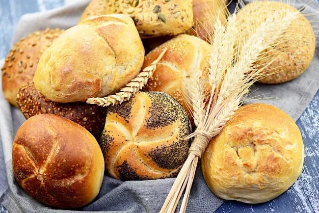 Ile kalorii ma bułka pszenna? Zaskakujące fakty o jej kaloryczności