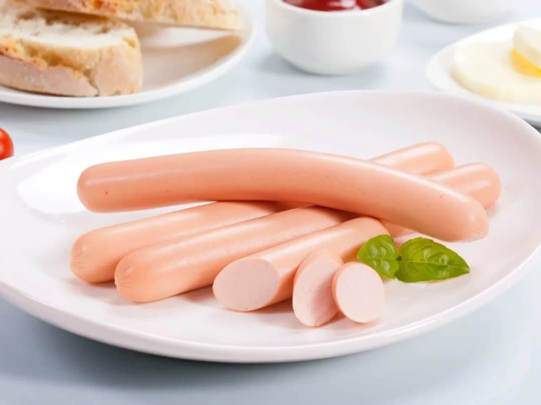 Czy parówki tuczą? Sprawdź, co kryje się w ich składzie